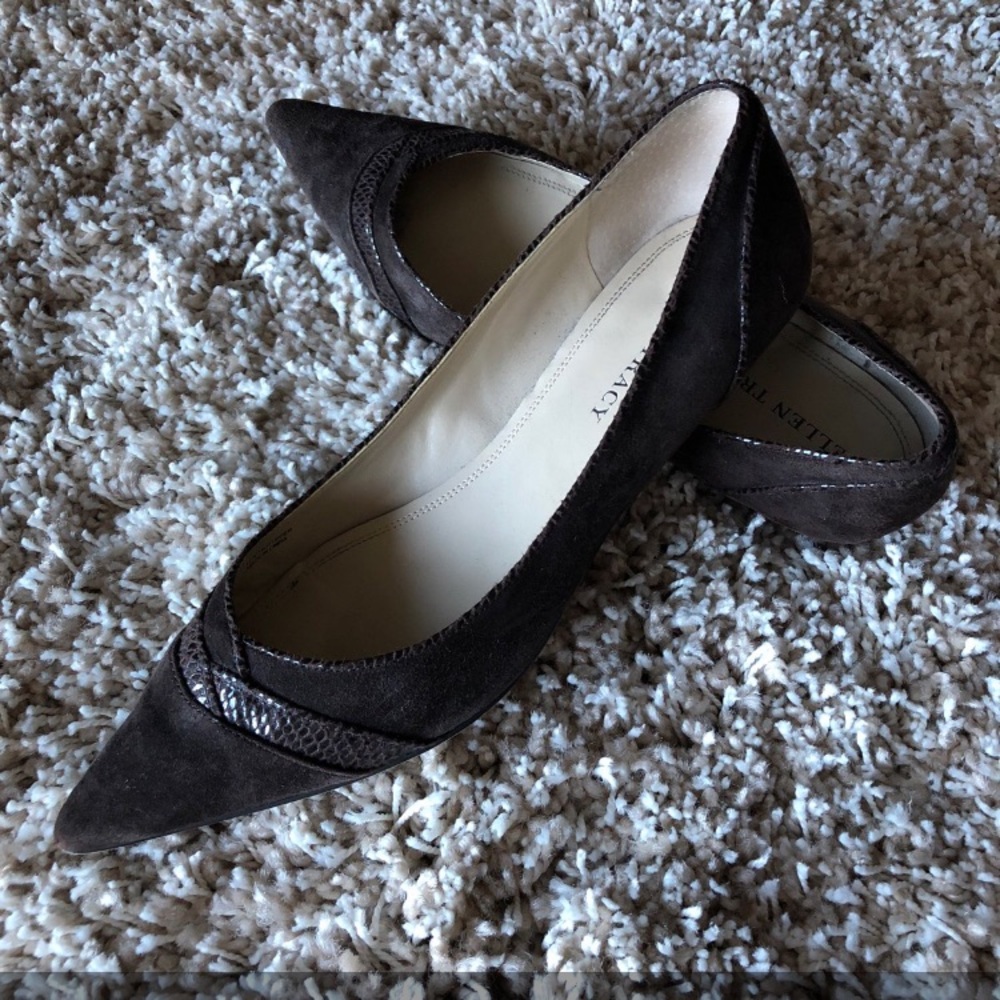 Women’s brown suede kitten heels- 10